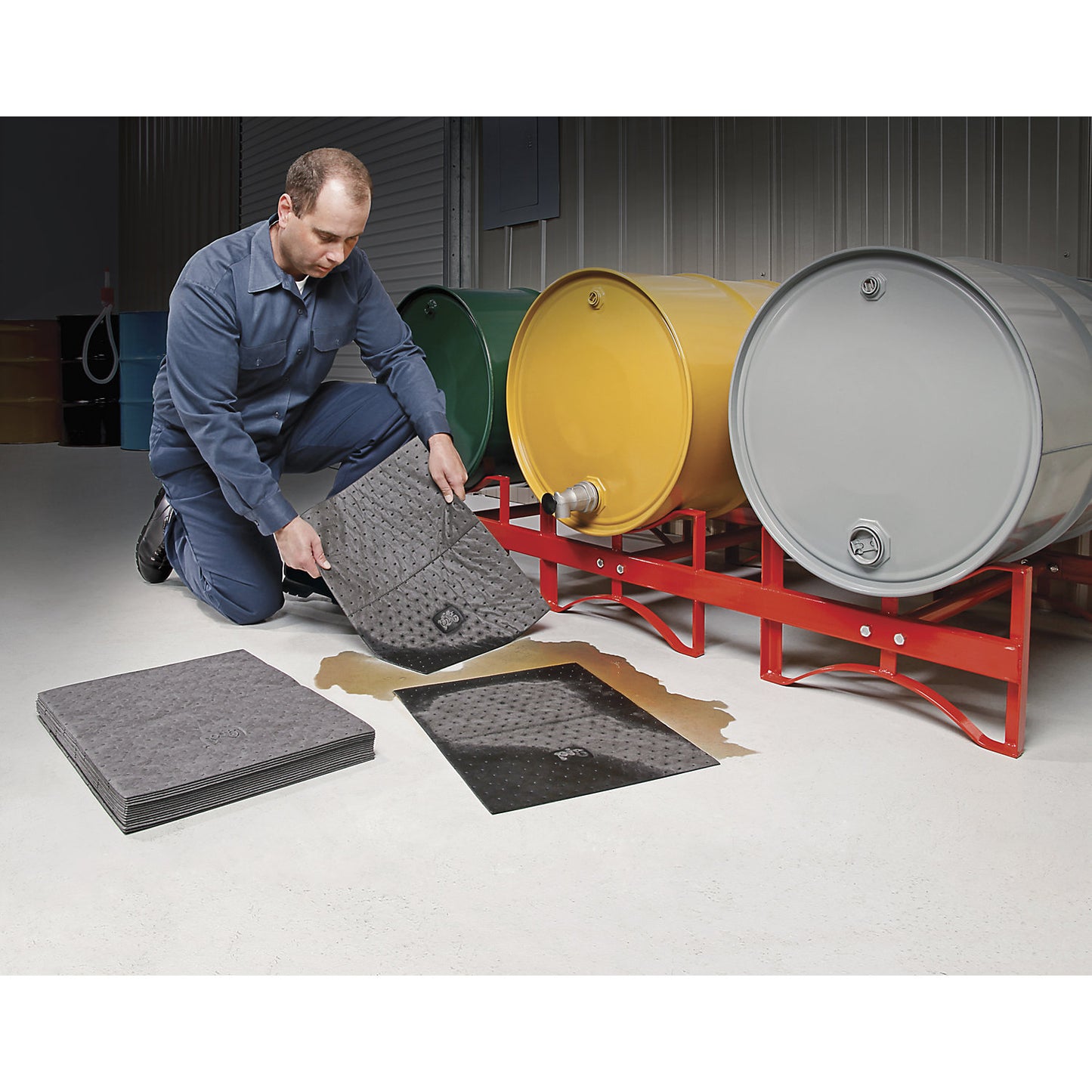 Universal absorbent fleece mat, heavy-weight model, pack of 100, WxL 380 x 510 mm.