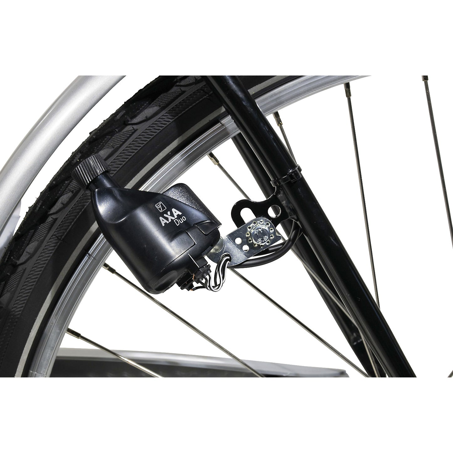 Lighting, incl. dynamo, headlight and rear light, extra cost.