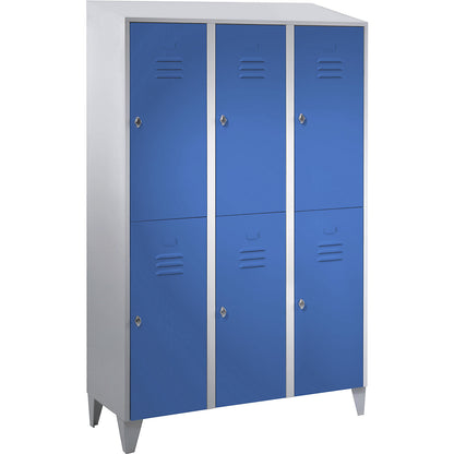 Berlin 2 double deck clothes locker, 3 compartments, light grey/light blue, width 1200 mm, sloping roof shape.