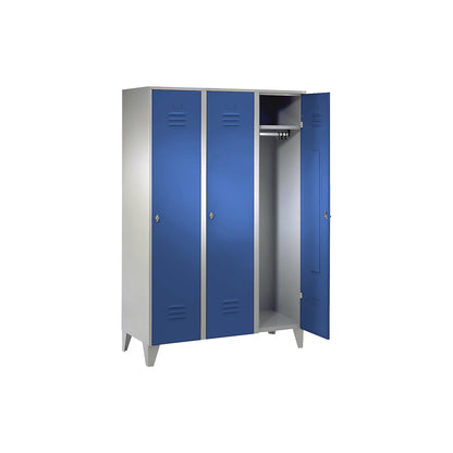 Berlin 2 clothes locker, 3 compartments, light grey/light blue, width 1200 mm, flat roof shape.