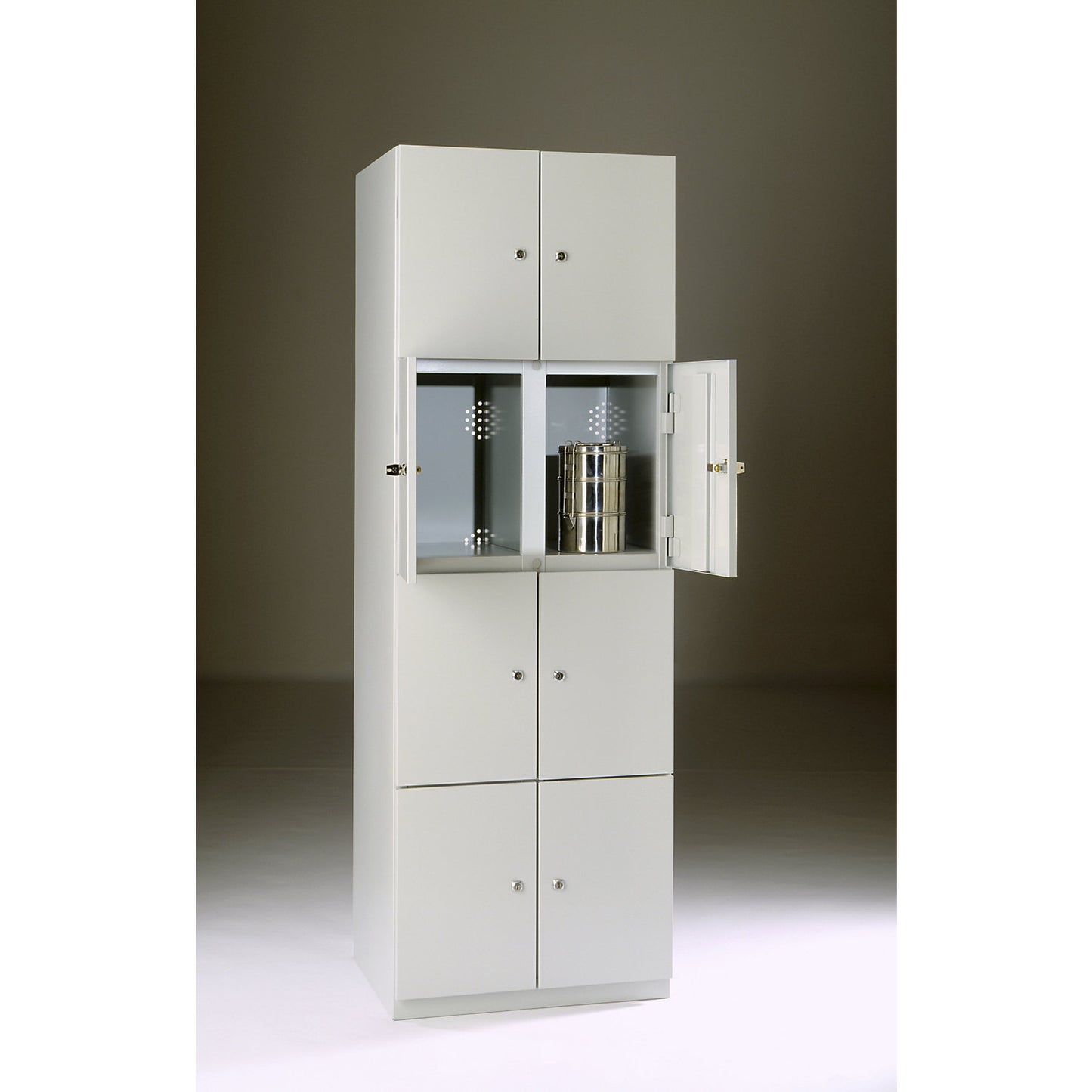 Frankfurt 4-fold compartment locker, 2 compartments, W 600 mm, light grey.