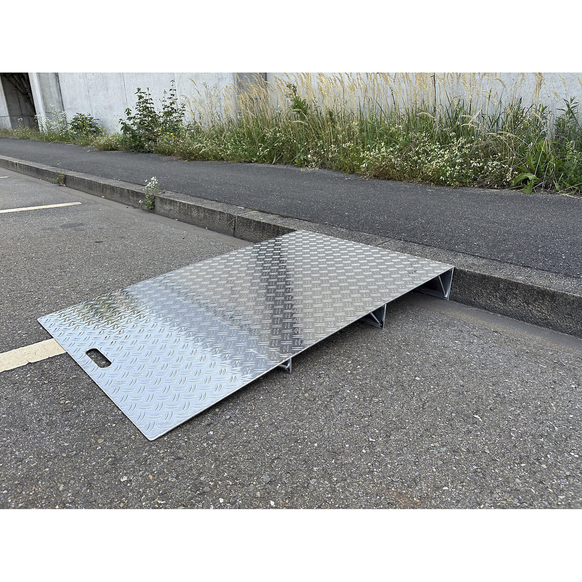 Bridge plate, fixed setting, 70 - 120 mm height differential.