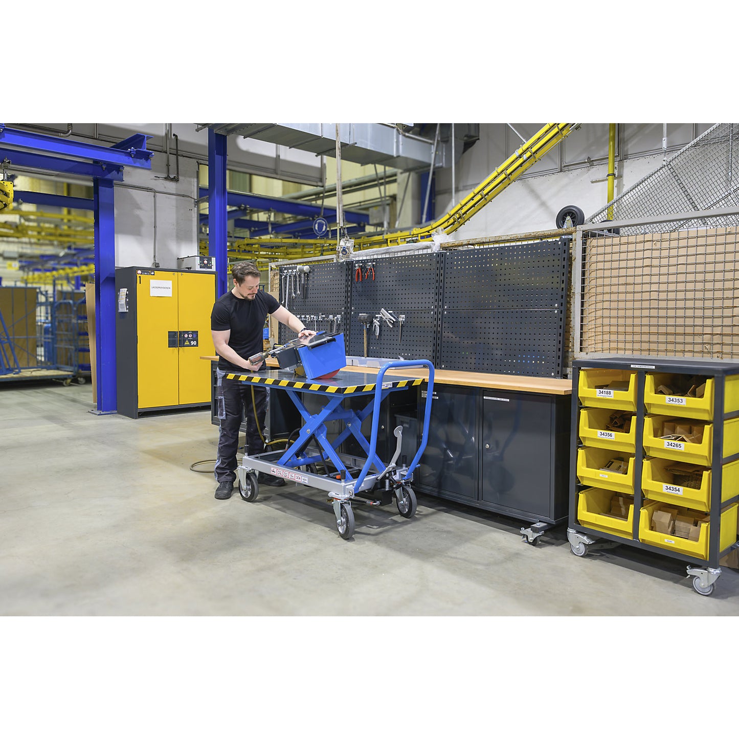 Fire resistant industrial hazardous goods cupboard, type 90, HxWxD 1955 x 1200 x 615 mm, 2 door, golden yellow.