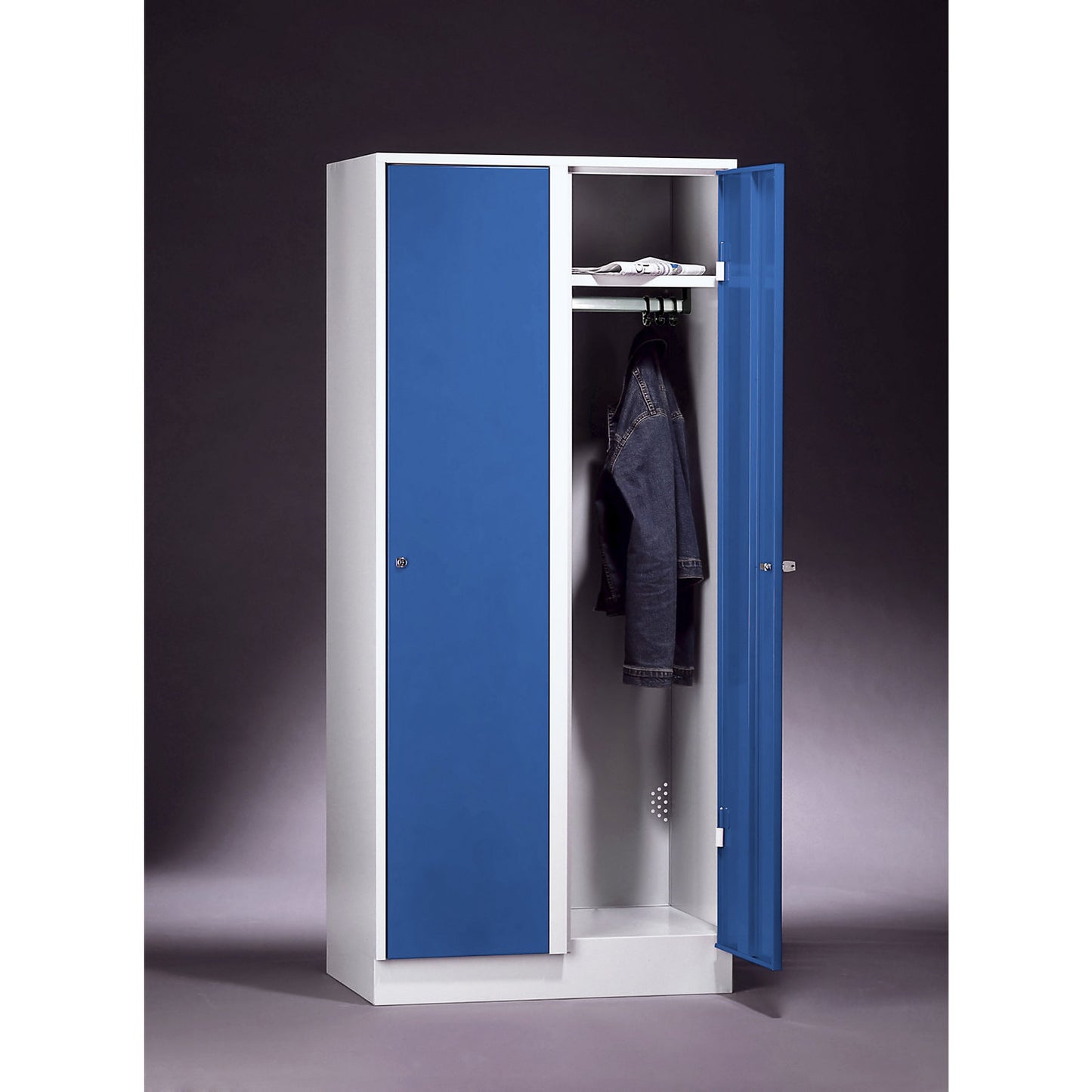 Munich locker, 2 compartments, light grey / gentian blue, W 800 mm, with base plinth.