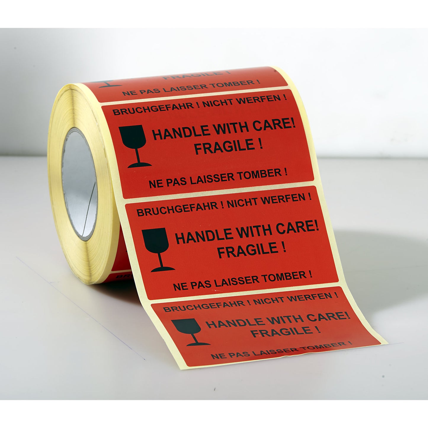 Warning label, 1000 labels per roll, pack of 3 rolls, ''Handle with care! Fragile!'' imprint.