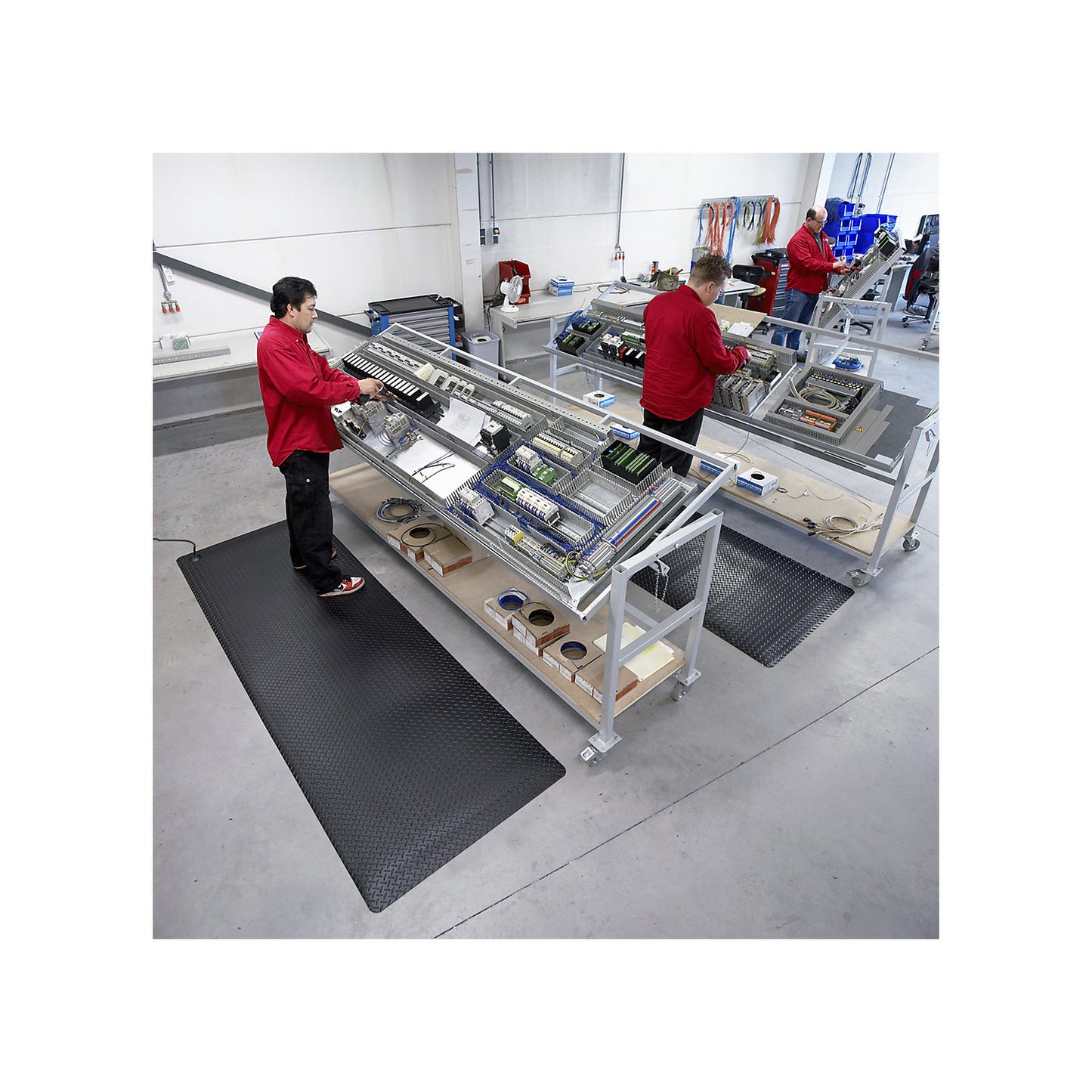 Diamond Stat™ ESD matting, width 910 mm, sold by the metre, black.
