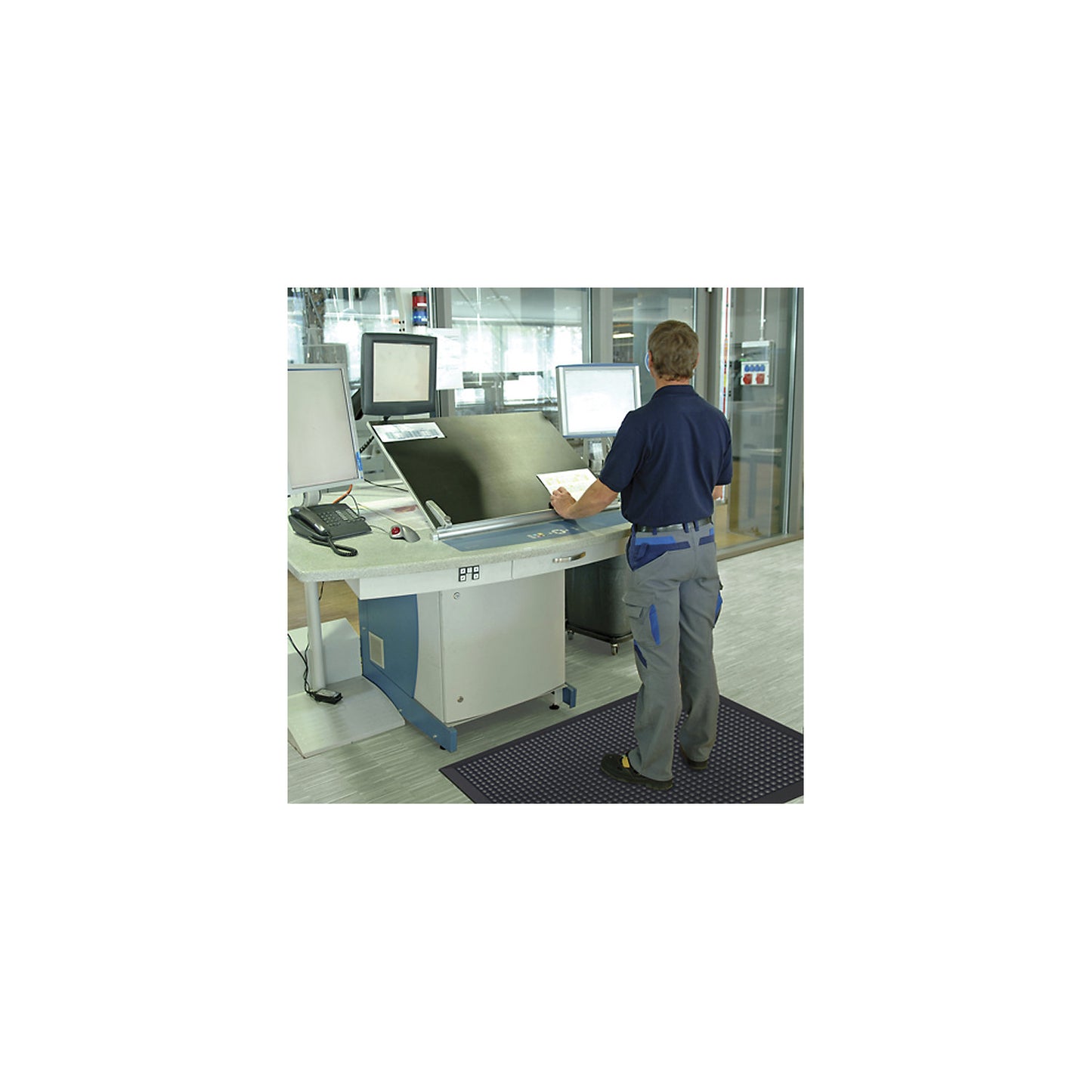 Skystep studded ESD workstation matting, black, LxWxH 1200 x 900 x 13 mm.