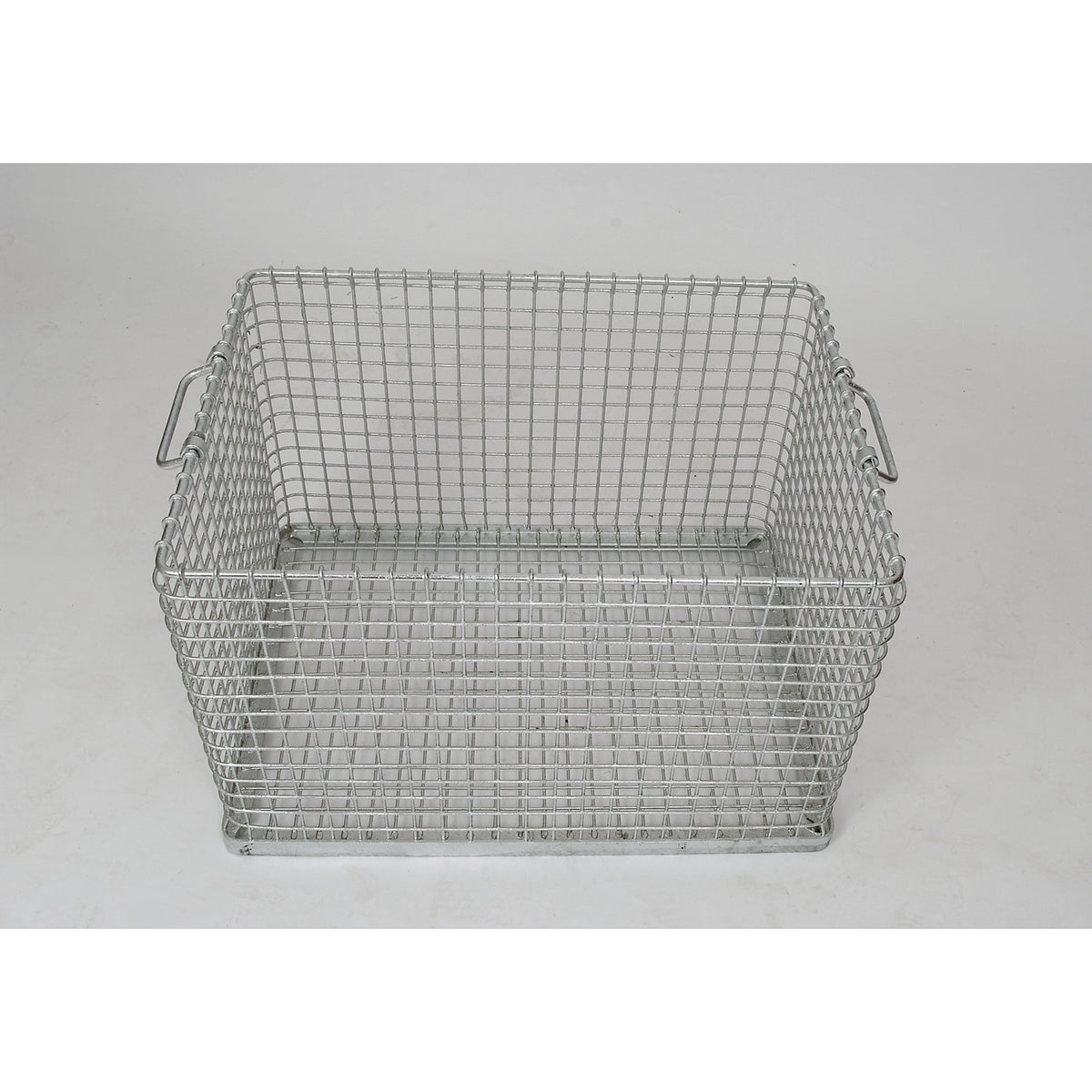 Stacking basket for heavy items, narrow mesh size, external dims. LxWxH 615 x 455 x 400 mm.