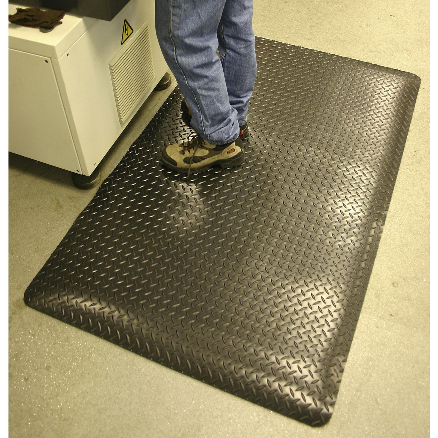 DECKPLATE anti-fatigue matting, fixed dimensions, black, 1500 x 900 mm.