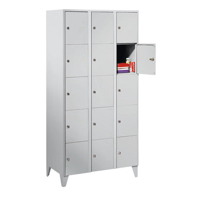 München 5-fold compartment locker, 3 compartments, light grey, W 900 mm, with feet.