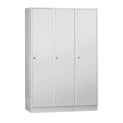 Munich locker, 3 compartments, light grey, W 1200 mm, with base plinth.