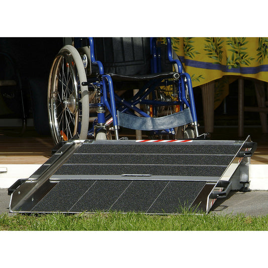 Ramp, height adjustable, max. load 300 kg, LxW 1200 x 760 mm.