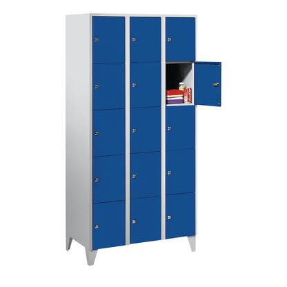 München 5-fold compartment locker, 3 compartments, light grey / gentian blue, W 900 mm, with feet.