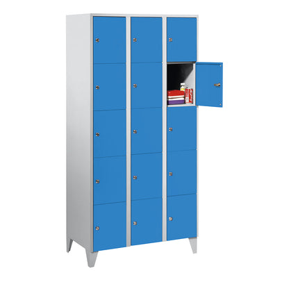 München 5-fold compartment locker, 3 compartments, light grey / light blue, W 900 mm, with feet.