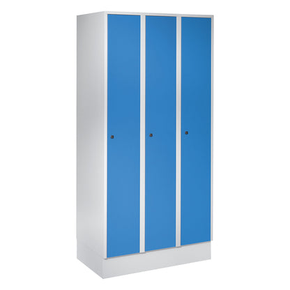 Munich locker, 3 compartments, light grey / light blue, W 900 mm, with base plinth.